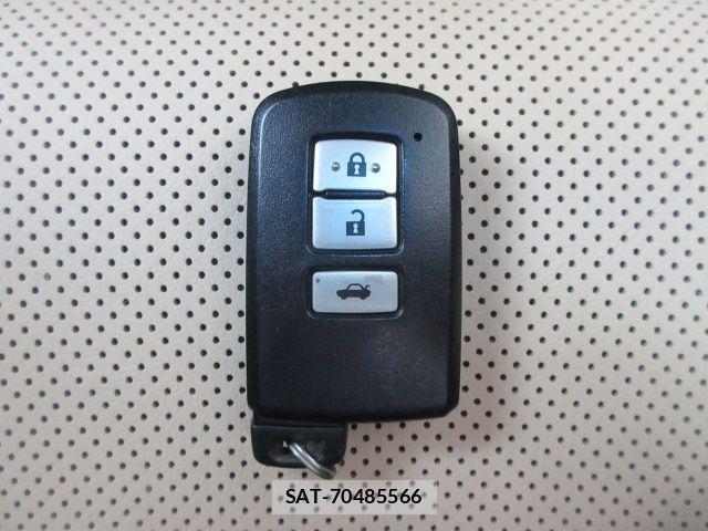 Toyota CROWN SEDAN 2014-03 8411805-23