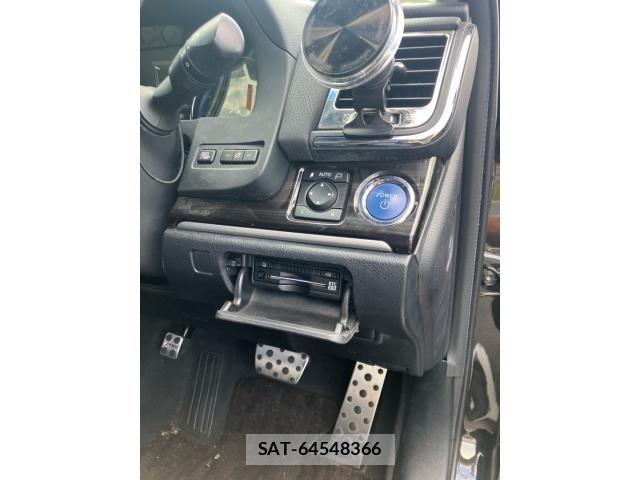 Toyota CROWN SEDAN 2015-12 8411804-17