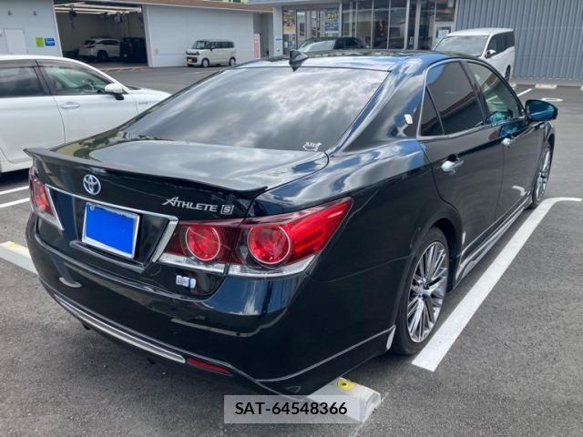 Toyota CROWN SEDAN 2015-12 8411804-2