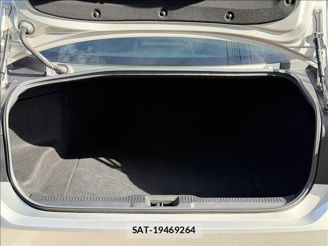 Toyota CROWN SEDAN 2019-08 8411803-10