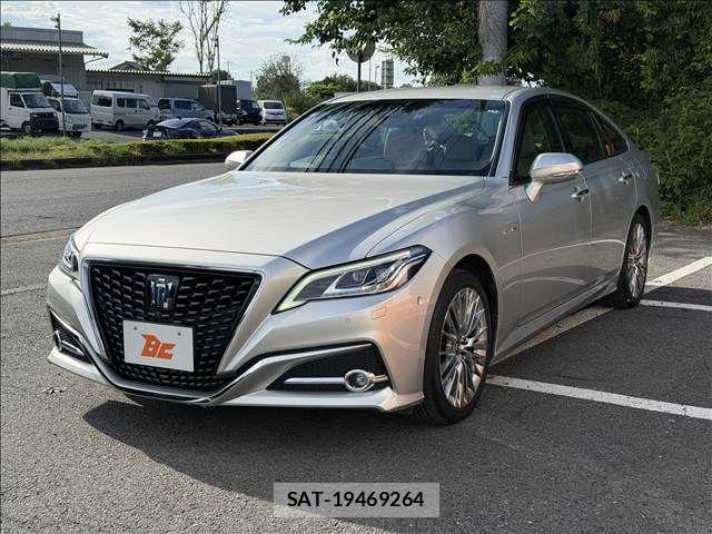 Toyota CROWN SEDAN 2019-08 8411803-21