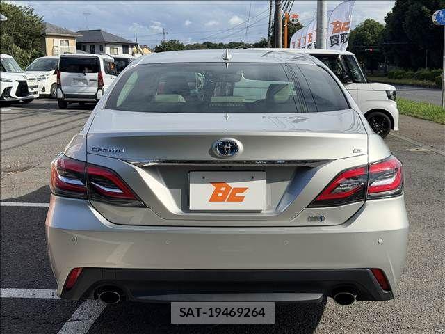 Toyota CROWN SEDAN 2019-08 8411803-22