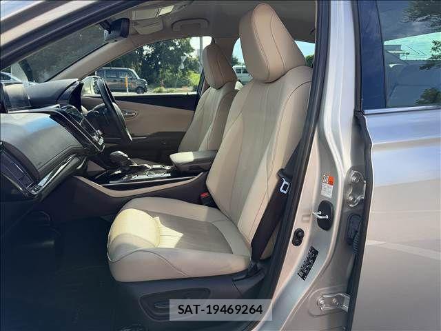 Toyota CROWN SEDAN 2019-08 8411803-24