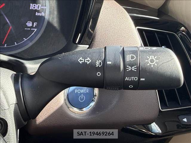 Toyota CROWN SEDAN 2019-08 8411803-26