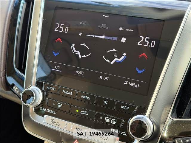 Toyota CROWN SEDAN 2019-08 8411803-3