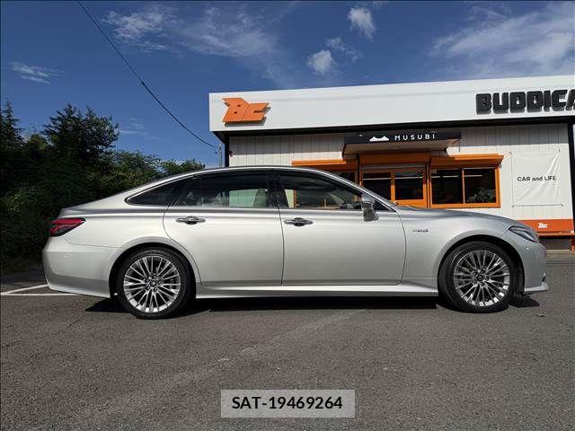 Toyota CROWN SEDAN 2019-08 8411803-6