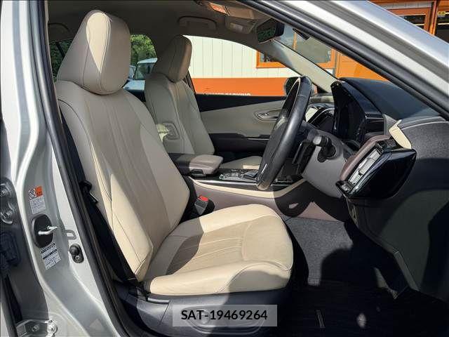 Toyota CROWN SEDAN 2019-08 8411803-8
