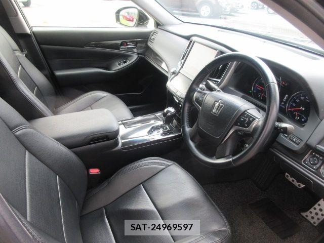 Toyota CROWN SEDAN 2014-03 8411807-10