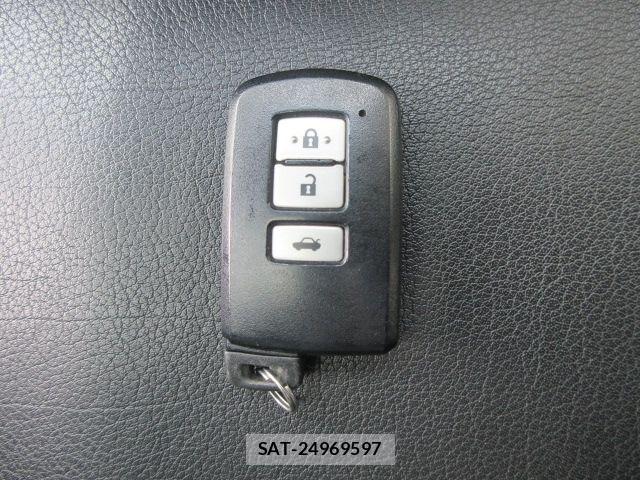 Toyota CROWN SEDAN 2014-03 8411807-27