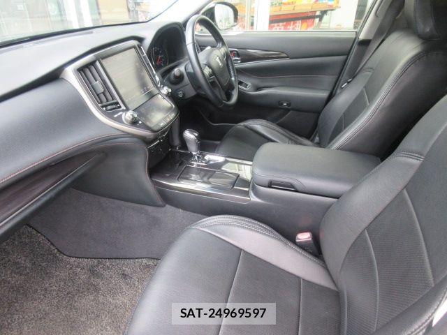 Toyota CROWN SEDAN 2014-03 8411807-5