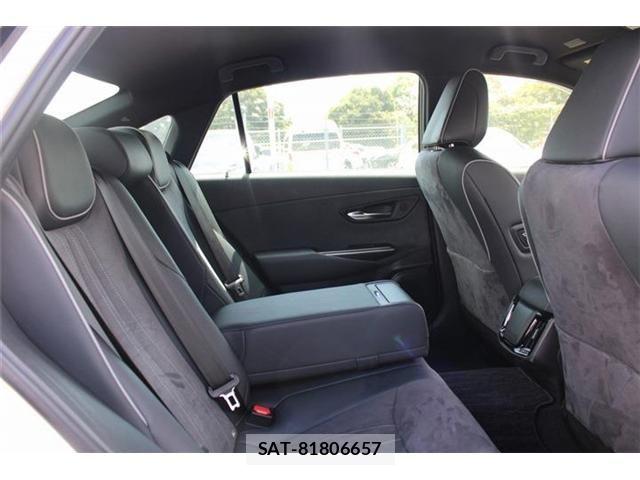 Toyota CROWN SEDAN 2019-07 8411793-21