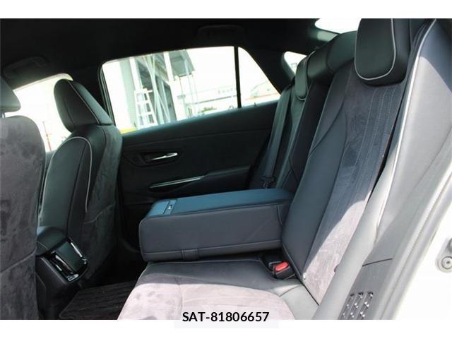 Toyota CROWN SEDAN 2019-07 8411793-26