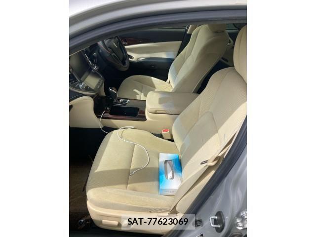 Toyota CROWN SEDAN 2013-08 8438031-11