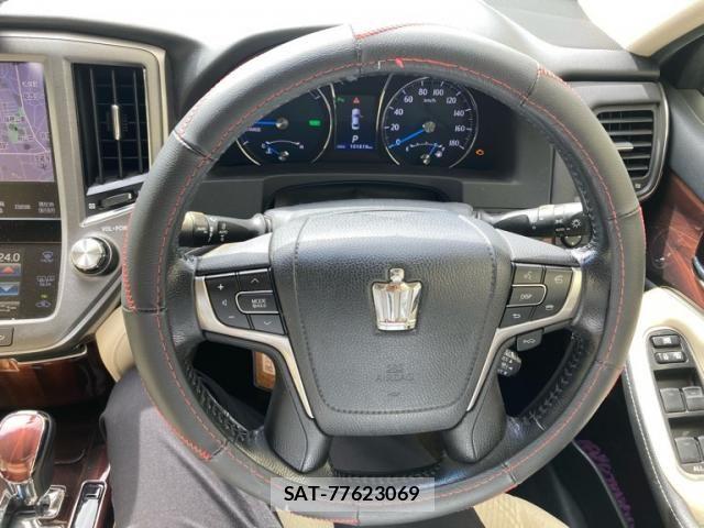 Toyota CROWN SEDAN 2013-08 8438031-18