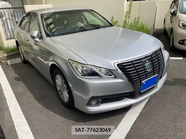 Toyota CROWN SEDAN 2013-08 8438031-1