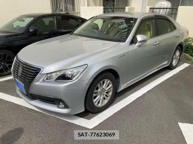 Toyota CROWN SEDAN 2013-08 8438031-2