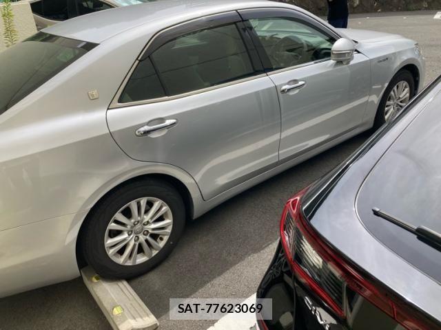 Toyota CROWN SEDAN 2013-08 8438031-7