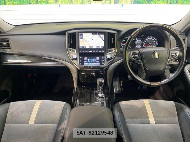 Toyota CROWN SEDAN 2017-03 8438028-1