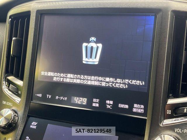 Toyota CROWN SEDAN 2017-03 8438028-2