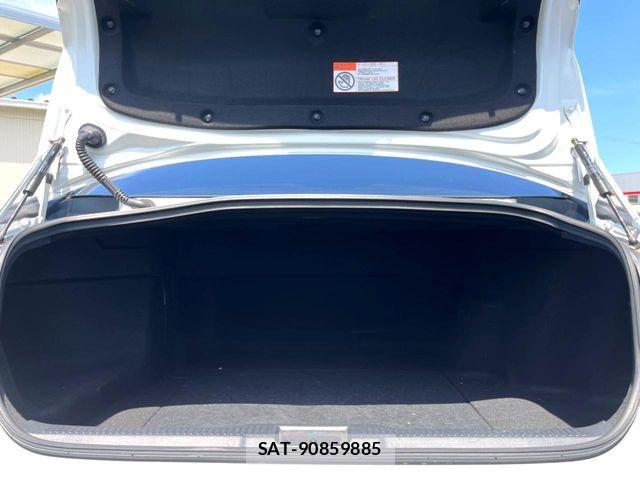 Toyota CROWN SEDAN 2022-04 8438024-13