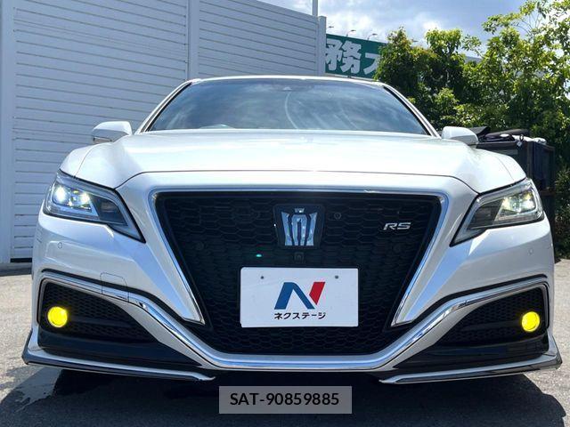 Toyota CROWN SEDAN 2022-04 8438024-16