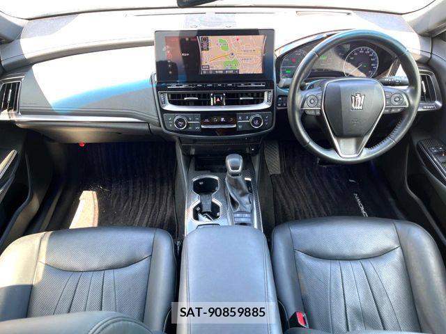Toyota CROWN SEDAN 2022-04 8438024-1