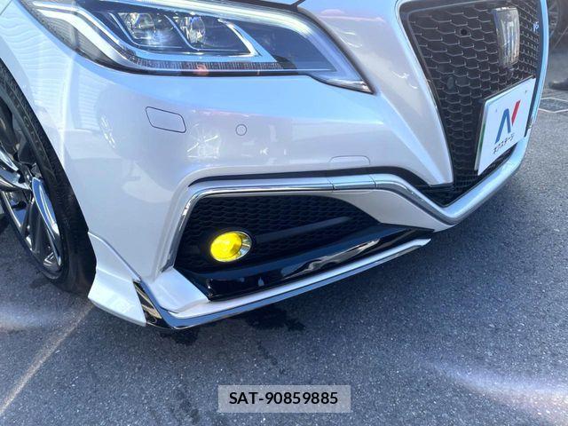 Toyota CROWN SEDAN 2022-04 8438024-2