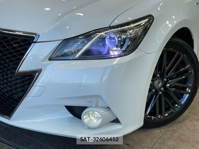 Toyota CROWN SEDAN 2014-09 8457230-10