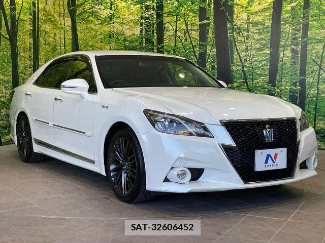 Toyota CROWN SEDAN 2014-09 8457230-14