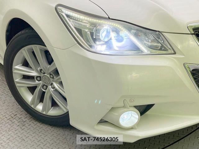 Toyota CROWN SEDAN 2013-11 8457235-11