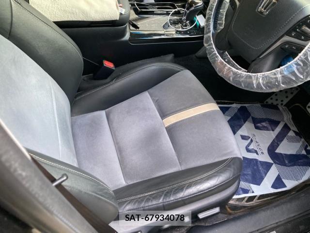 Toyota CROWN SEDAN 2016-10 8457225-22