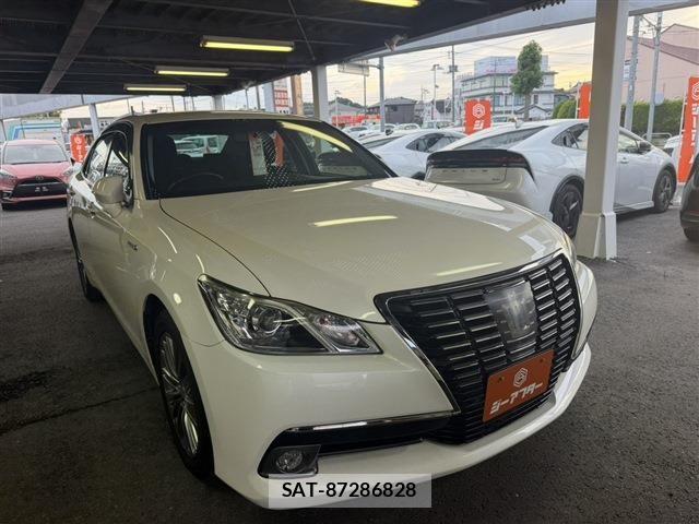 Toyota CROWN SEDAN 2014-10 8457242-0