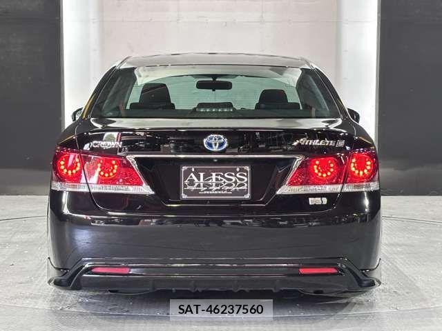 Toyota CROWN SEDAN 2015-03 8457236-13