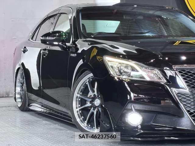 Toyota CROWN SEDAN 2015-03 8457236-1