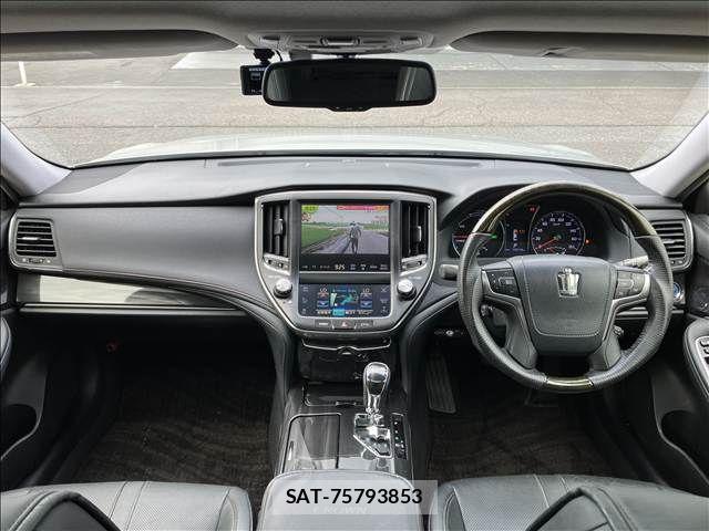 Toyota CROWN SEDAN 2013-04 8485205-1