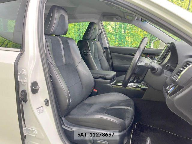 Toyota CROWN SEDAN 2018-04 8524162-7