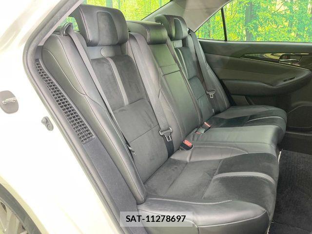 Toyota CROWN SEDAN 2018-04 8524162-8