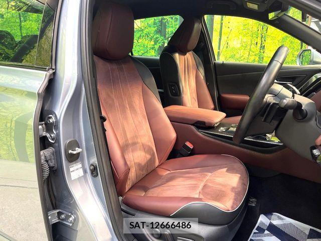 Toyota CROWN SEDAN 2019-09 8524157-7