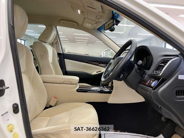 Toyota CROWN SEDAN 2015-11 8524178-14