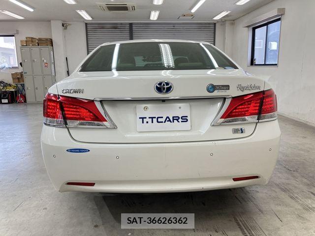 Toyota CROWN SEDAN 2015-11 8524178-22