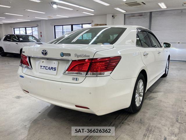 Toyota CROWN SEDAN 2015-11 8524178-23