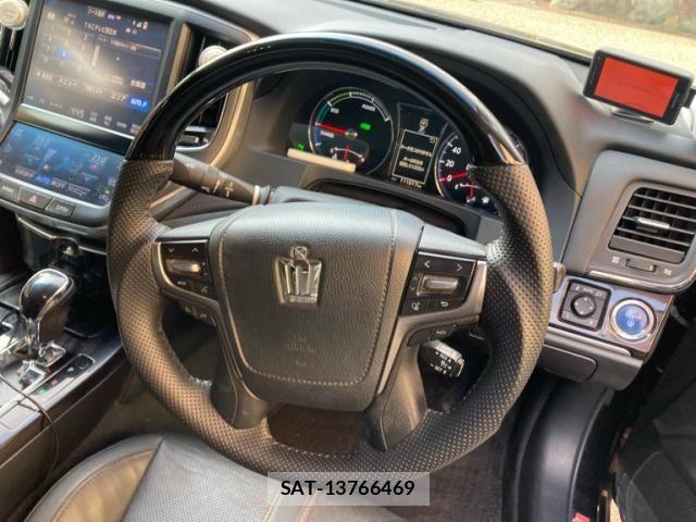 Toyota CROWN SEDAN 2016-05 8524177-10