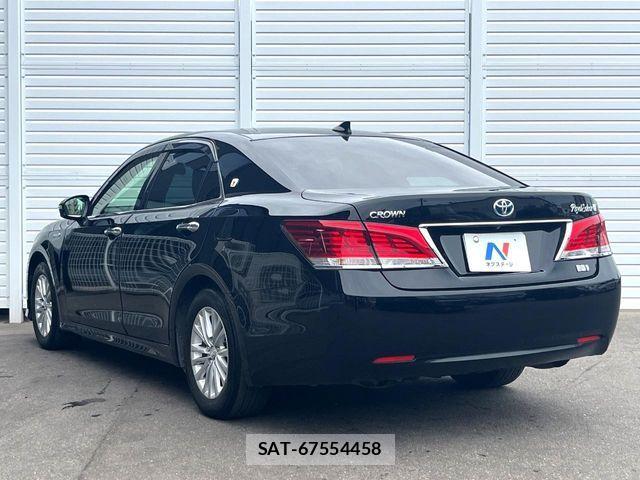 Toyota CROWN SEDAN 2017-03 8524173-17