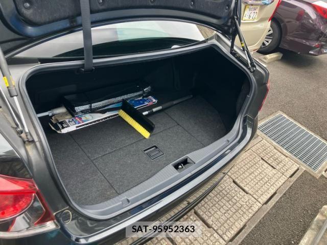 Toyota CROWN SEDAN 2016-01 8561563-10