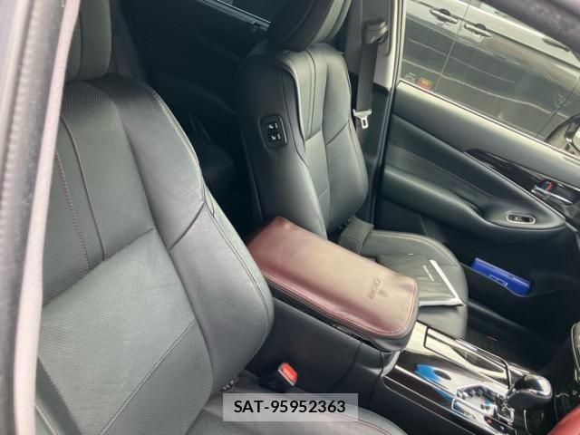 Toyota CROWN SEDAN 2016-01 8561563-14