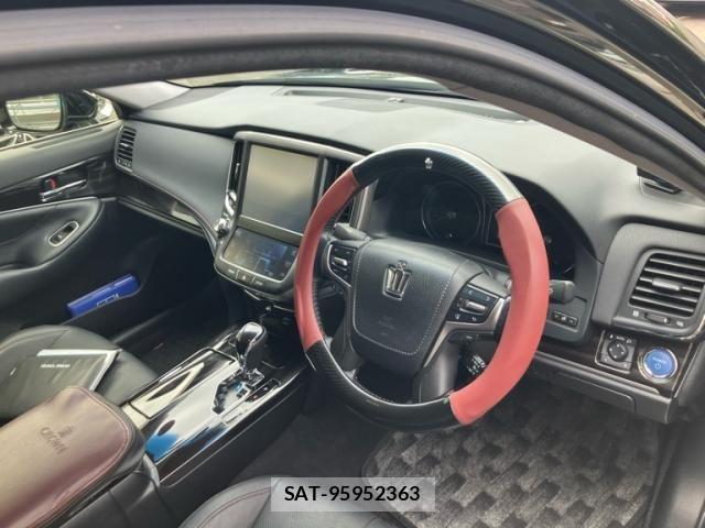 Toyota CROWN SEDAN 2016-01 8561563-15