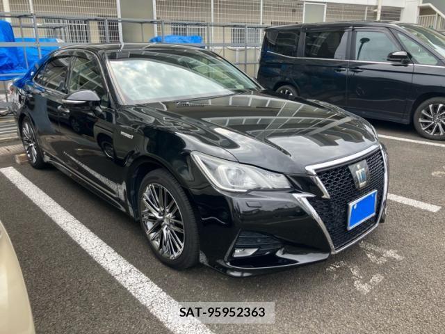 Toyota CROWN SEDAN 2016-01 8561563-1