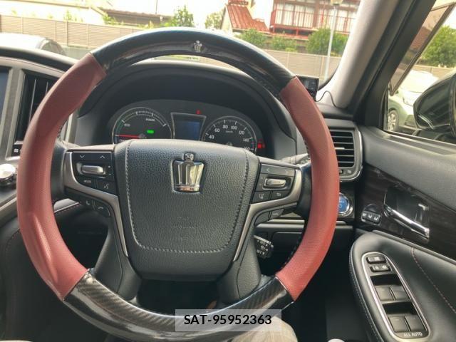 Toyota CROWN SEDAN 2016-01 8561563-21
