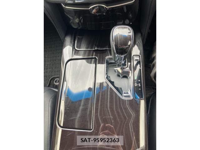 Toyota CROWN SEDAN 2016-01 8561563-27