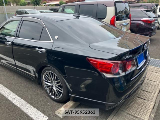 Toyota CROWN SEDAN 2016-01 8561563-5